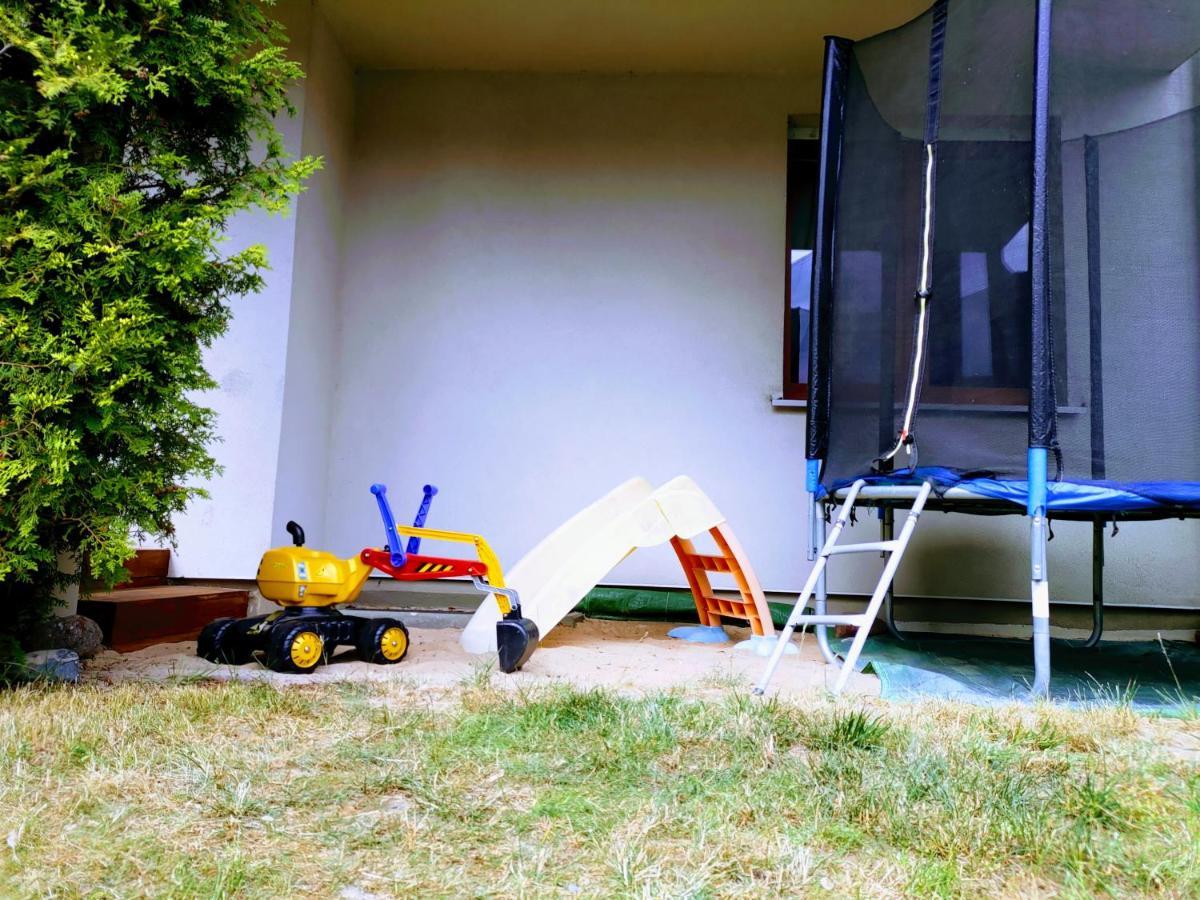Komfortowy Apartament Dwupokojowy Z Tarasem I Garaz Ustka Buitenkant foto